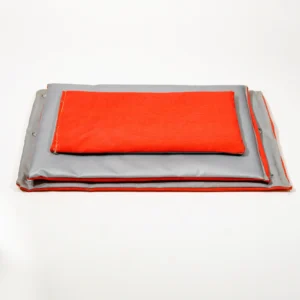 בד זכוכית אדום